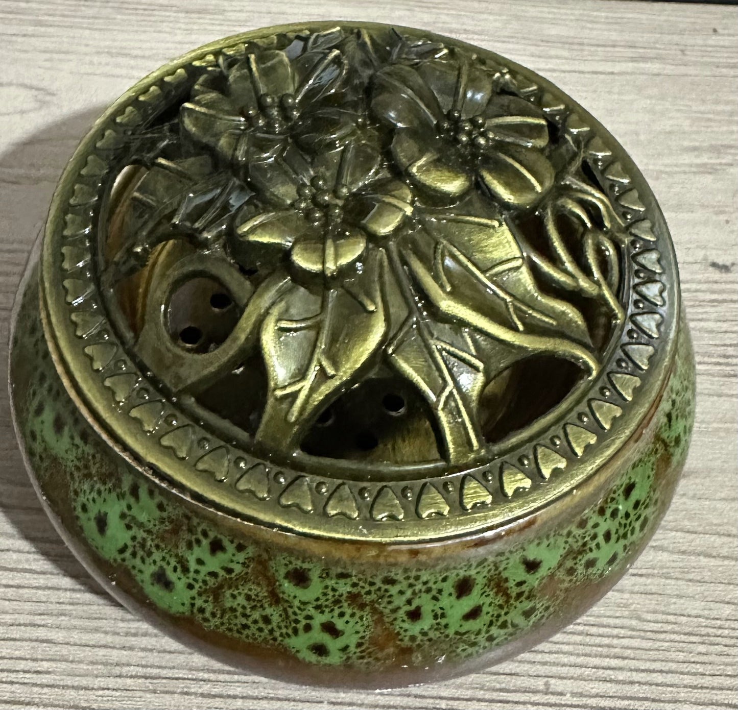 Handmade Ceramic Incense Burner, Various Colours + FREE Multifunction Tongs - CritchCorp Retail & Wholesale