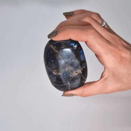 Madagascar Labradorite Tomb Stone (approx 80-100gms 50-70mm) - Vivid Aromas UK