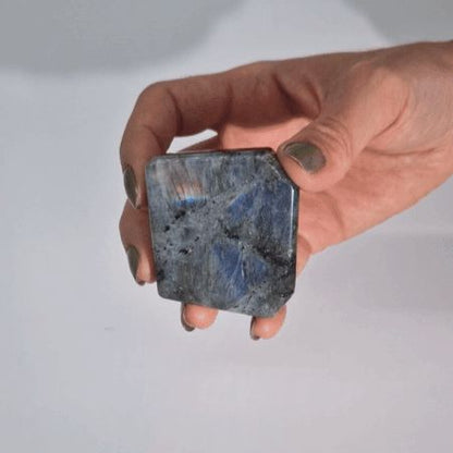 Madagascar Labradorite Tomb Stone (approx 80-100gms 50-70mm) - Vivid Aromas UK