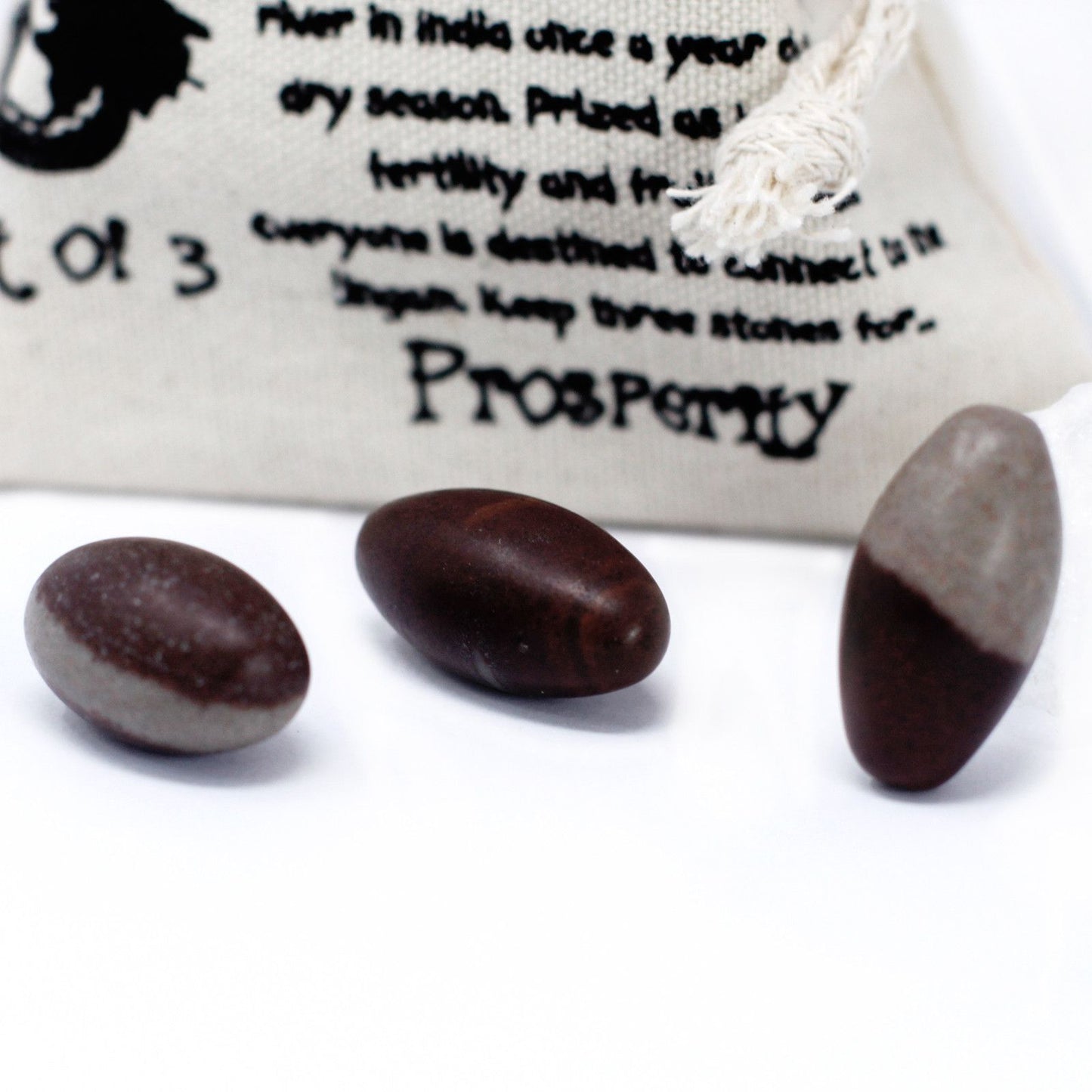 One Inch Lingam - 3 Stones - Vivid Aromas UK