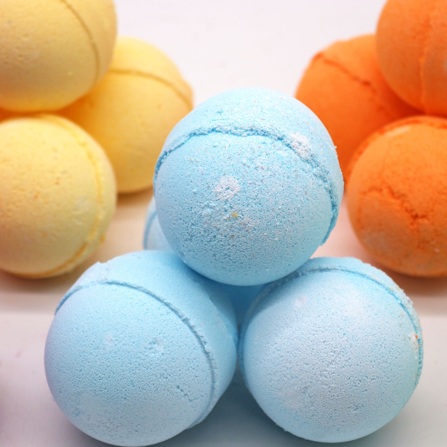 Essential Oil Bath Bomb - Lavender & Marjoram - Vivid Aromas UK