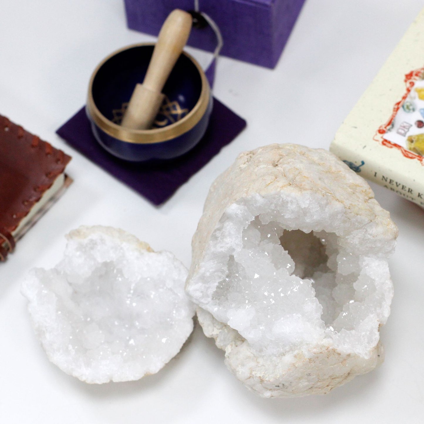 Calsite Geodes - 15-18 cm - Vivid Aromas UK