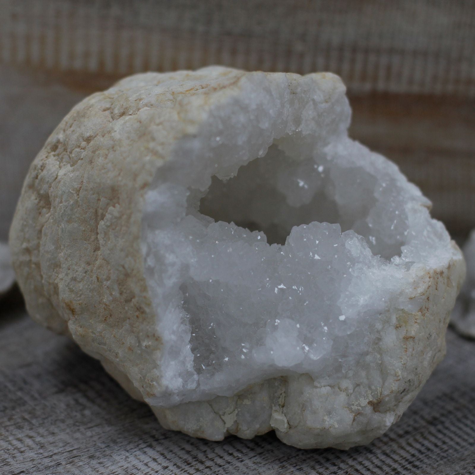 Calsite Geodes - 15-18 cm - Vivid Aromas UK