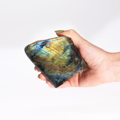 Madagascar Labradorite Large Stone (approx 550-750gms 110-140mm) - Vivid Aromas UK