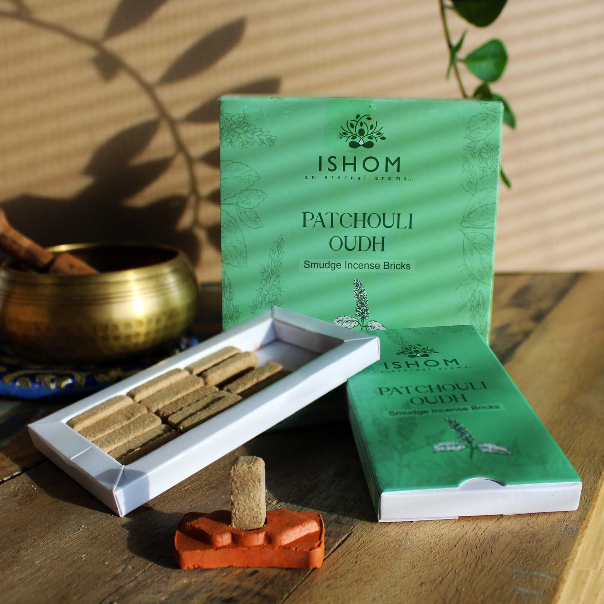 Pack of 15 Natural Incense Smudge Bricks and Burner - Patchouli Wood - Vivid Aromas UK