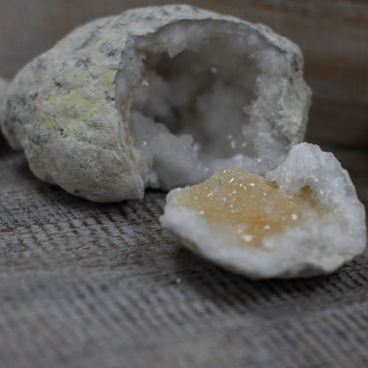 Calsite Geodes - 10-12 cm - Vivid Aromas UK