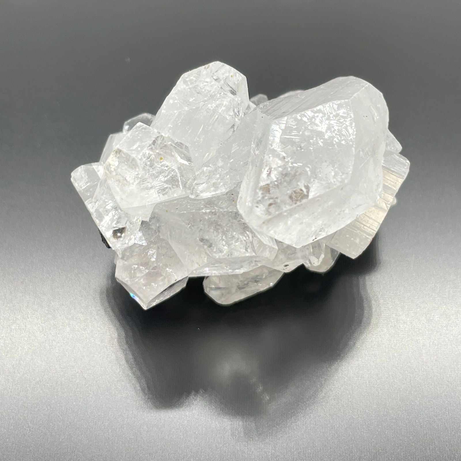 White Apophyllite Clusters 20-30mm - Vivid Aromas UK