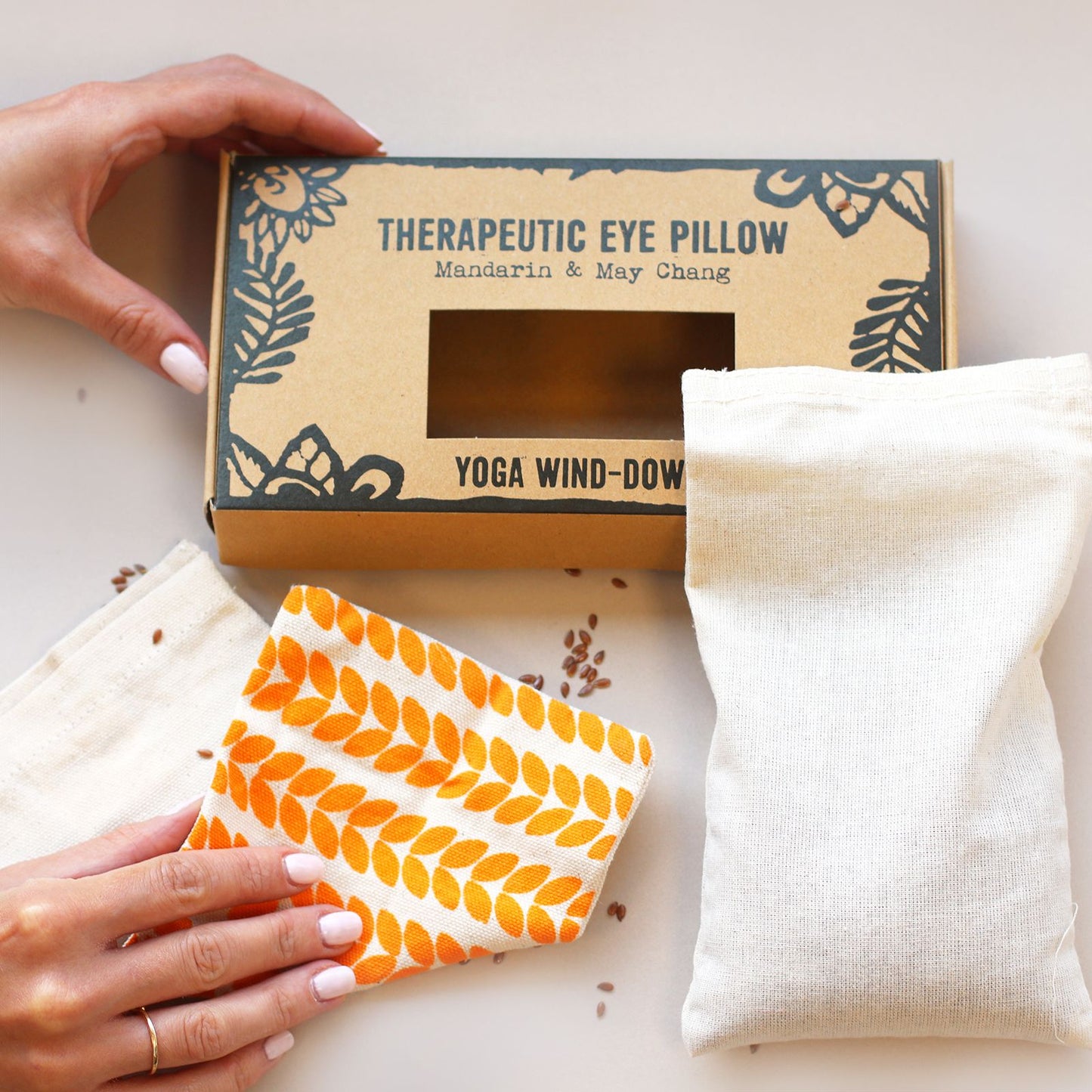 Agnes + Cat Eye Pillow - Yoga wind-down - Vivid Aromas UK